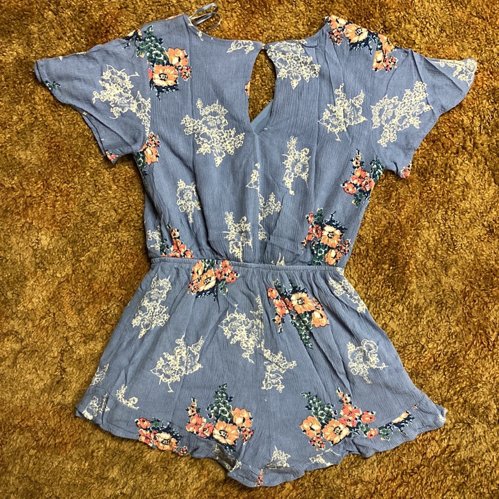 One ❤️ Clothing Los Angeles Women’s Floral Blue/White/Pink Romper S - Picture 2 of 3